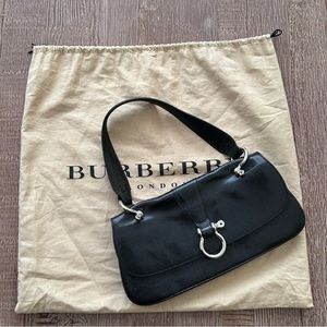 Beautiful Burberry London Label Black Leather Horse Bit Purse